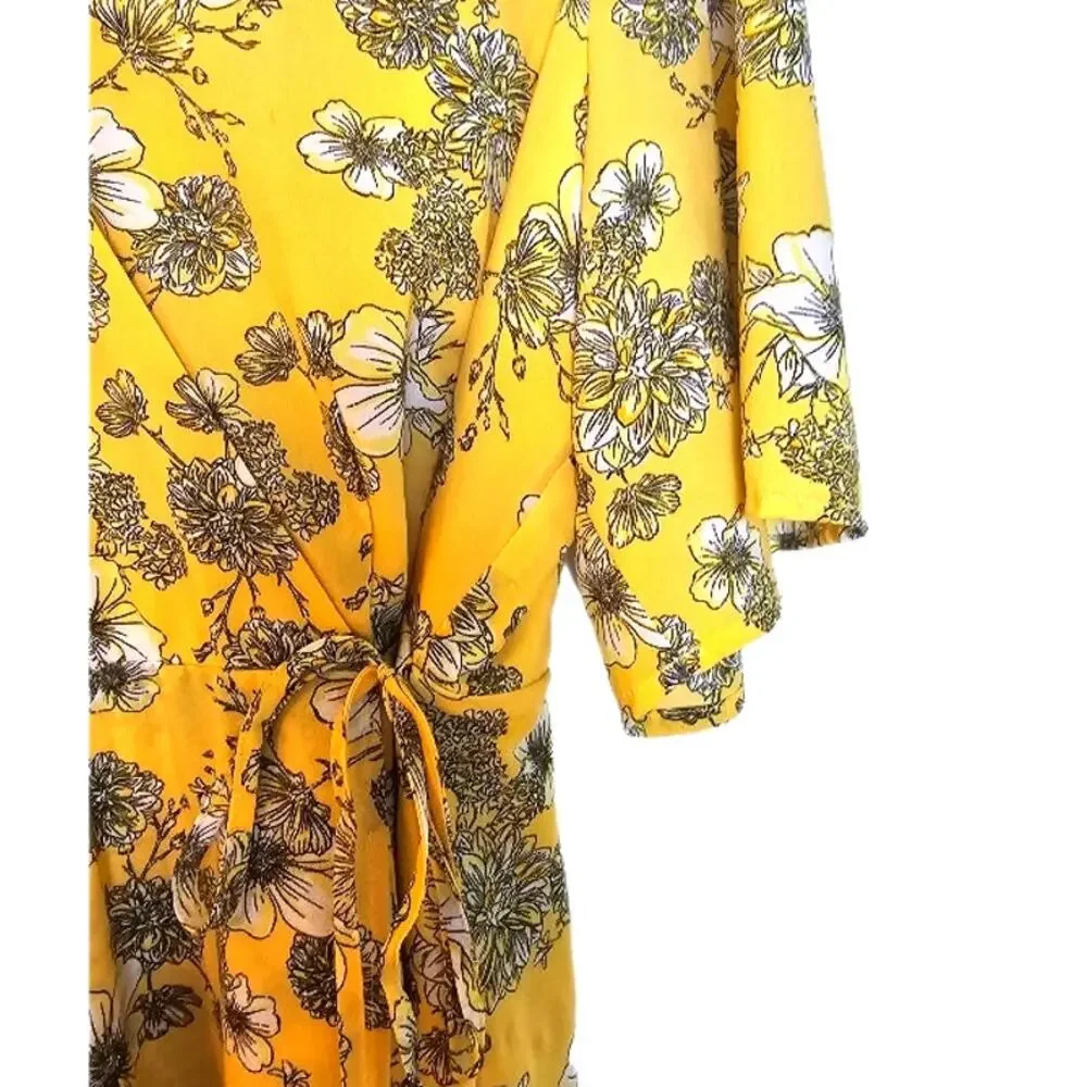 Torrid Plus Size Yellow & White Floral Wrap Dress - Picture 6 of 8